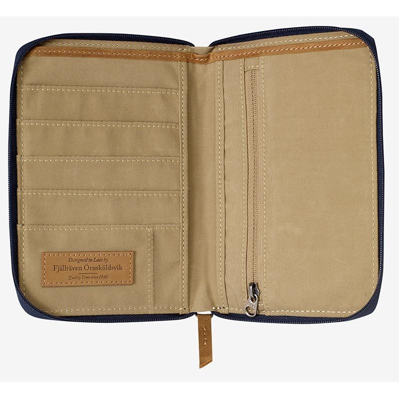 Fjällräven Passport Wallet Reisebrieftasche Reisepasstasche dark olive hier im Fjällräven-Shop günstig online bestellen